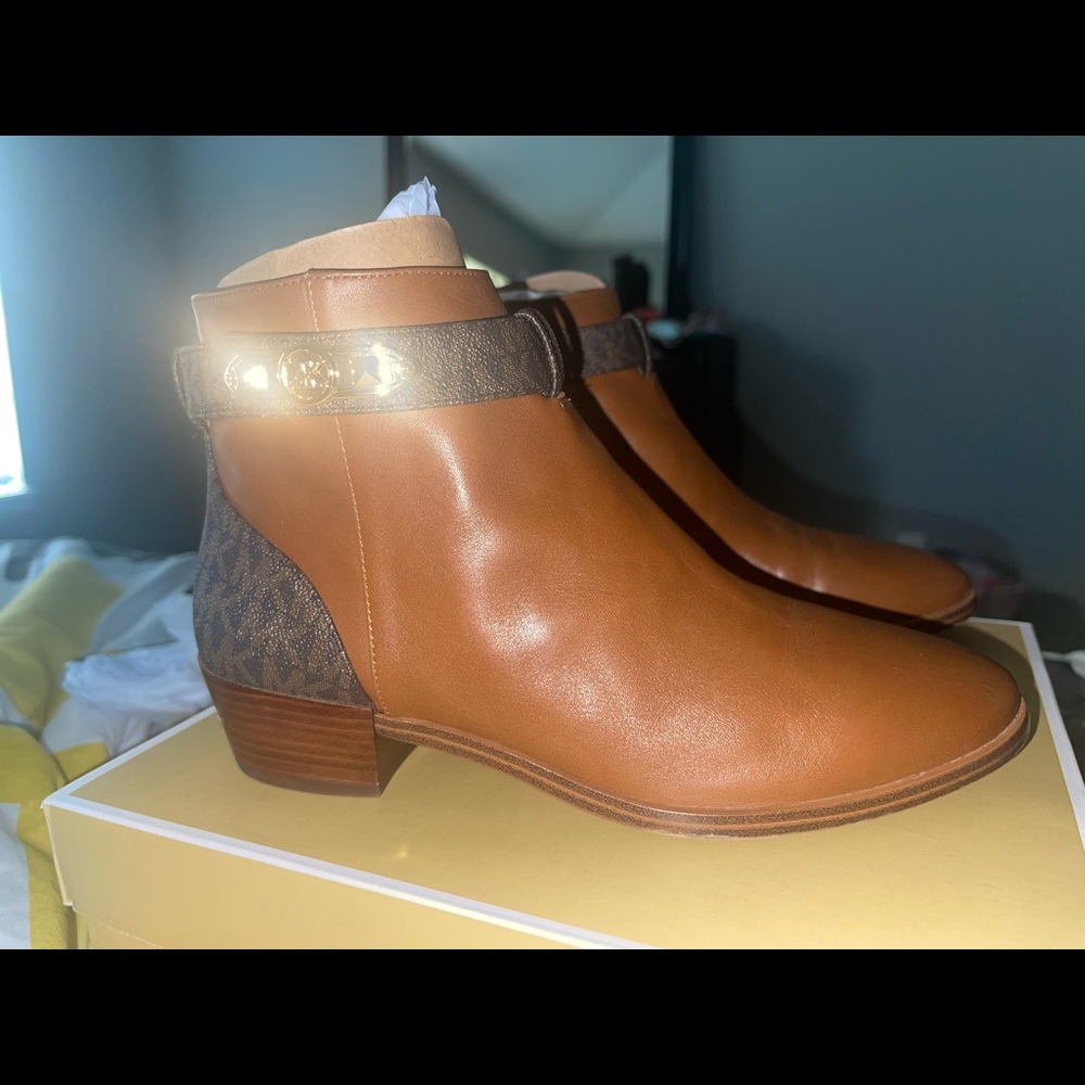 MK Booties - Picture 5 of 5
